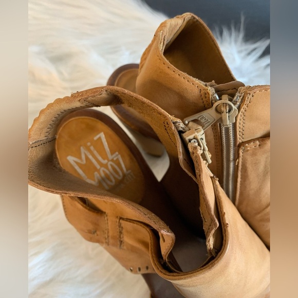 Miz Mooz Tan Open toe Heel Sandal SZ:EU 41 - Picture 4 of 8